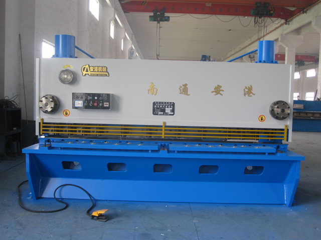 麗江QC11Y經(jīng)濟(jì)型液壓閘式剪板機(jī)
